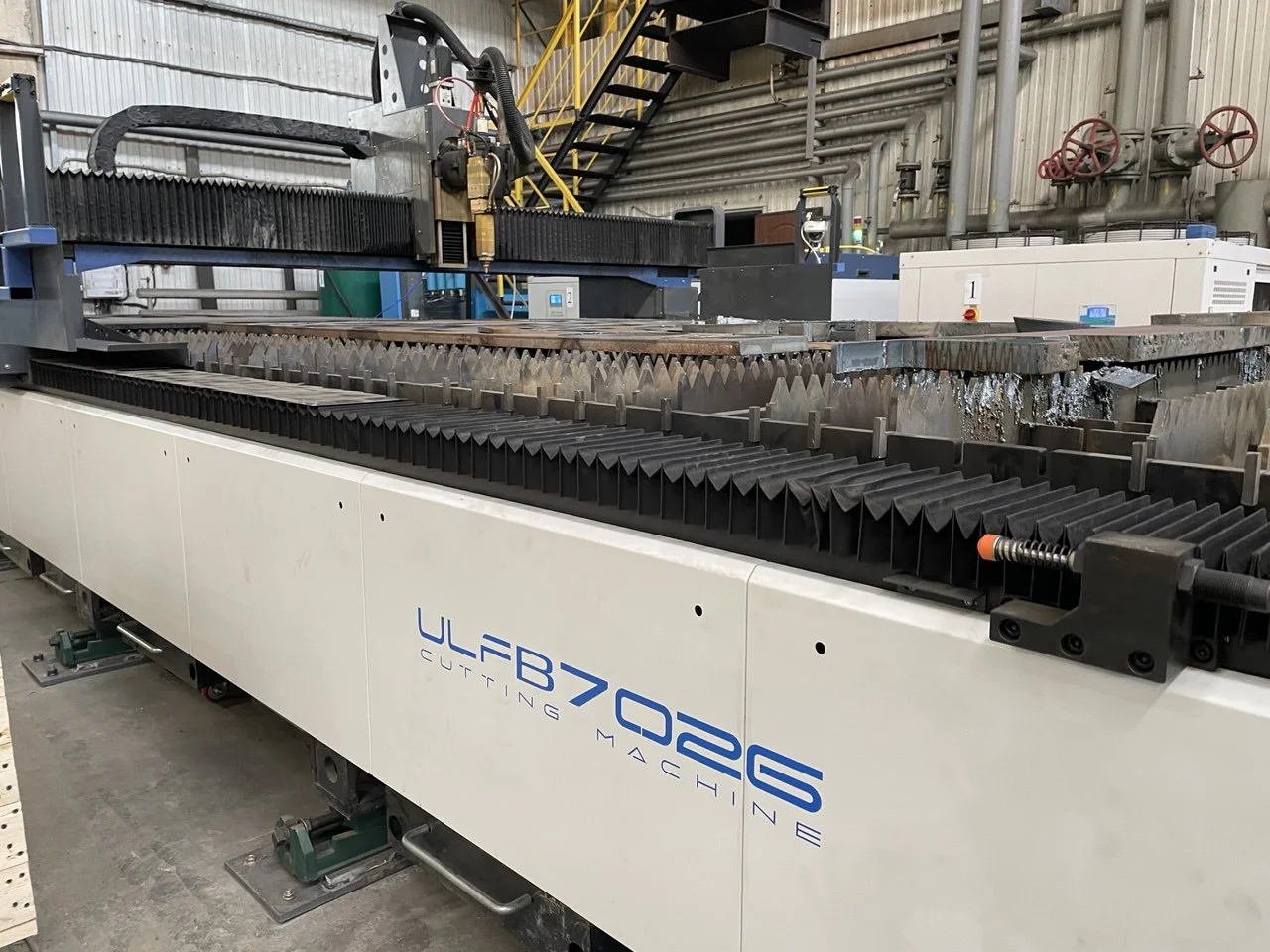 Станок лазерной резки ADH ULFB 7026 40 кВт с поворотной головой изображение