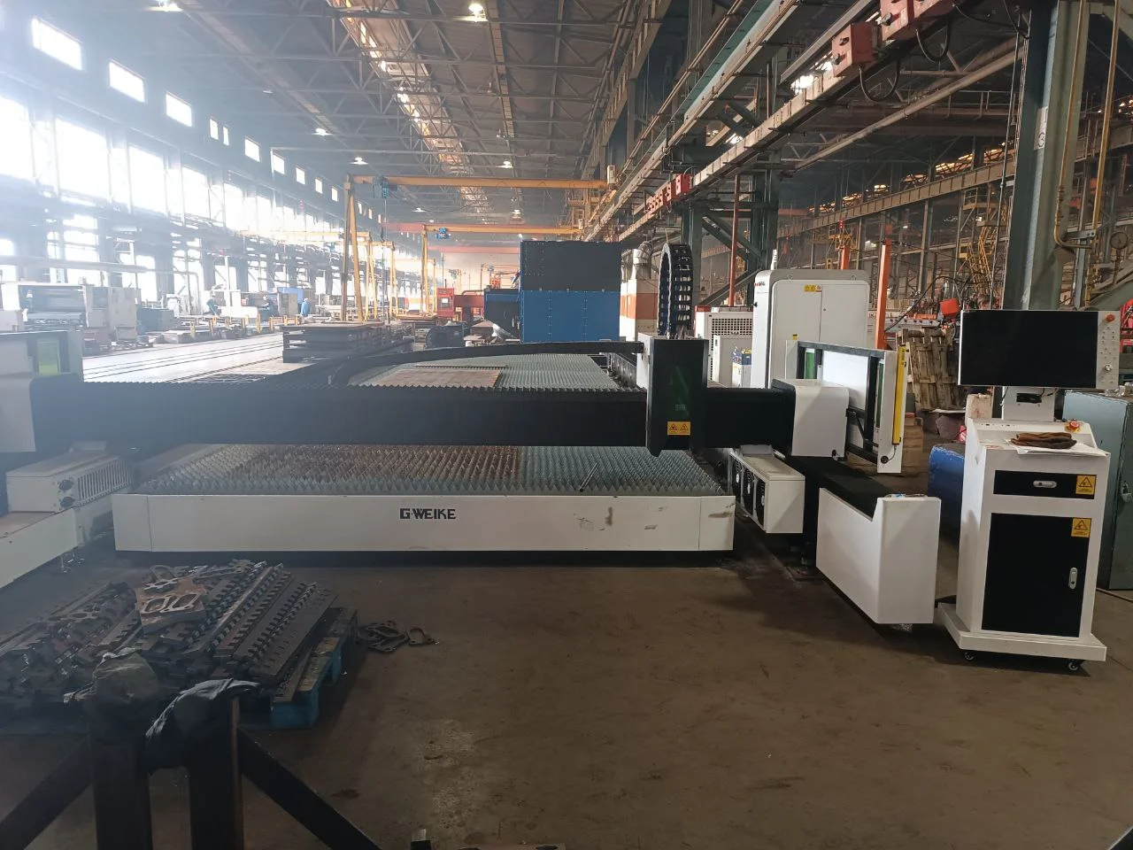 Широкоформатный станок лазерной резки портального типа GWeike GKS-SL 6-40 кВт изображение