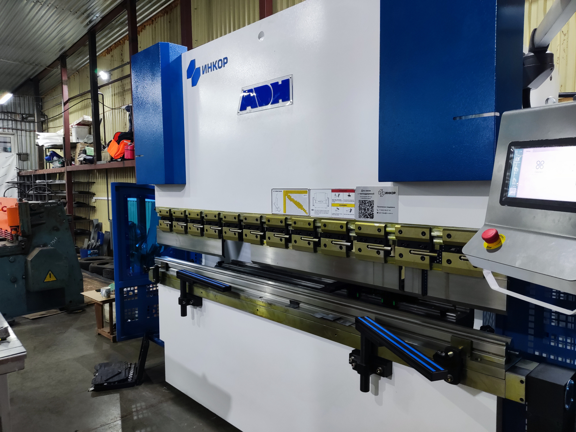 Гидравлический листогибочный пресс ADH WC67E-100T/2500 2+1 ось на контроллере E310P изображение